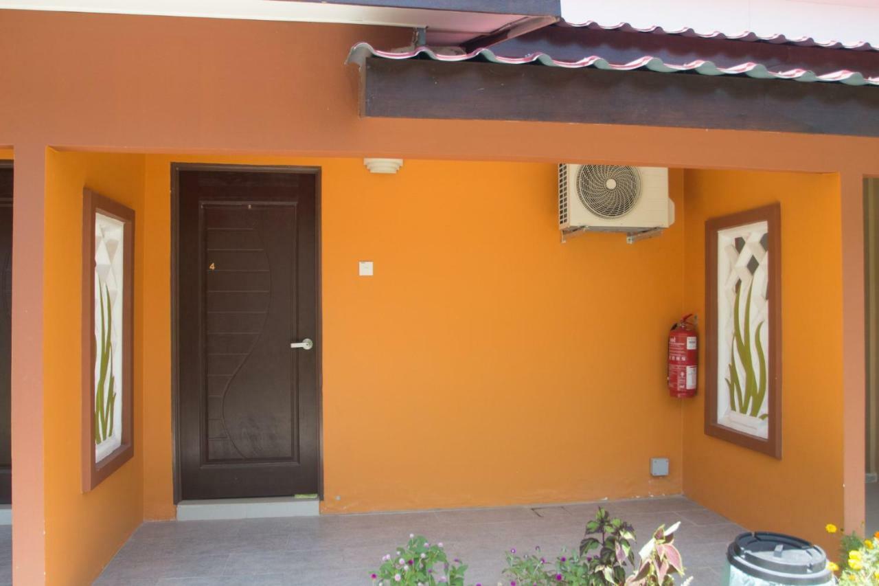 Chuu Pun Village Resort Pantai Cenang  Esterno foto