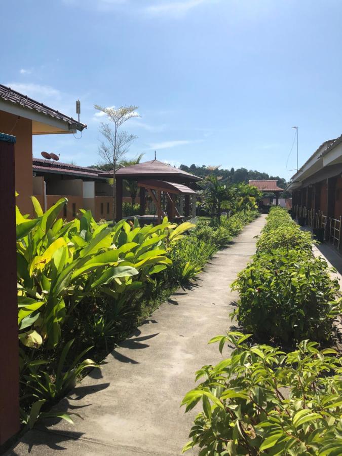 Chuu Pun Village Resort Pantai Cenang  Esterno foto